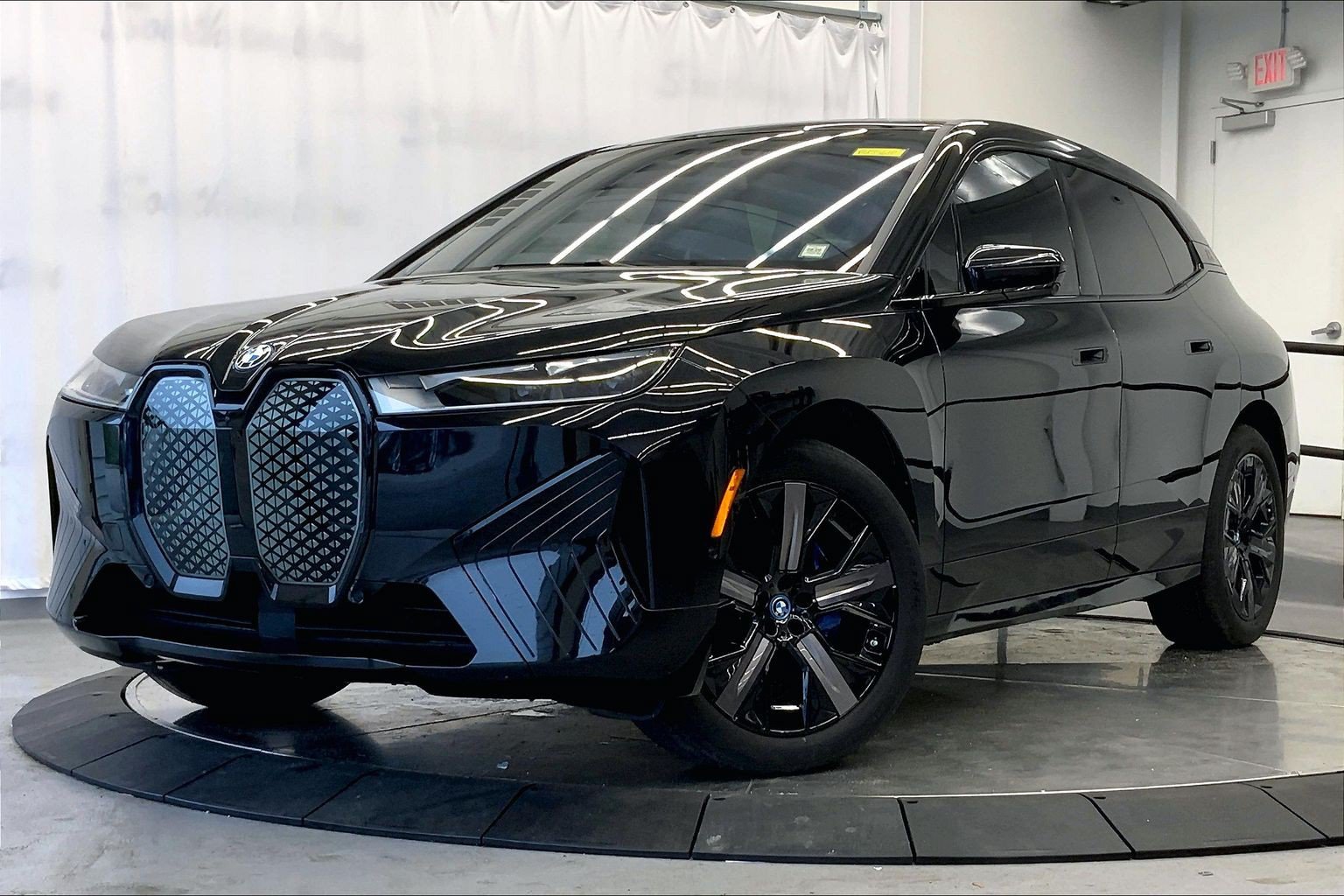 Used 2024 BMW iX xDrive50 w/ Sport Package AWD/4WD image 1