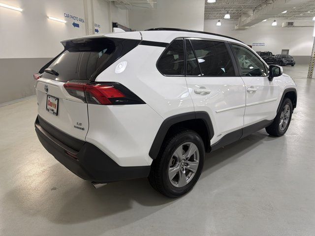 Used 2024 Toyota RAV4 LE AWD/4WD image 9