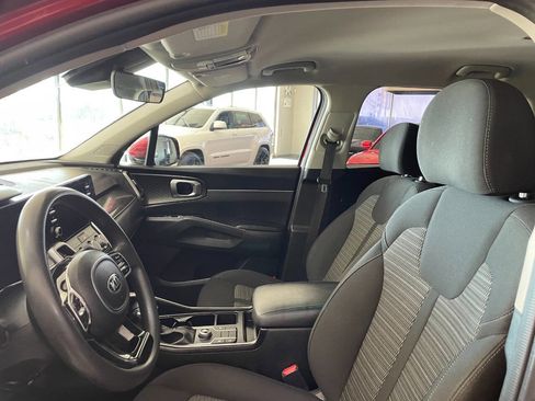 Used 2021 Kia Sorento LX image 13