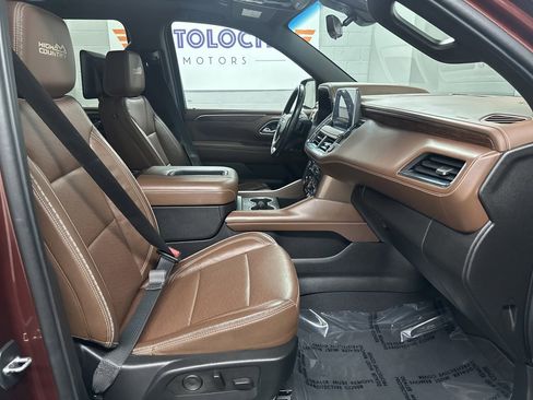 Used 2023 Chevrolet Suburban High Country image 21