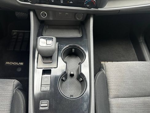 Used 2021 Nissan Rogue S FWD image 21