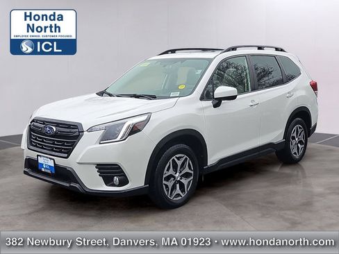Used 2023 Subaru Forester Premium image 1