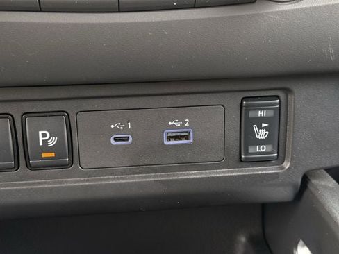 Used 2024 Nissan Frontier SV w/ SV Convenience Package AWD/4WD image 22