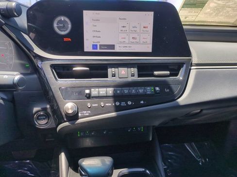 Used 2025 Lexus ES 300h w/ Premium Package FWD image 20