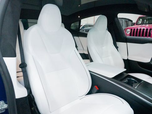 Used 2023 Tesla Model S Plaid image 42