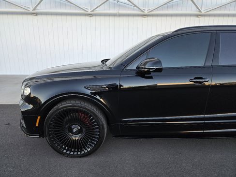 Used 2022 Bentley Bentayga image 19