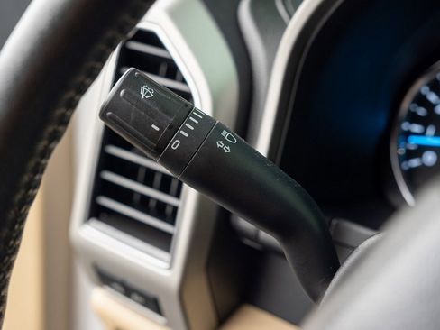 Used 2020 Ford F350 Lariat w/ Lariat Value Package image 12