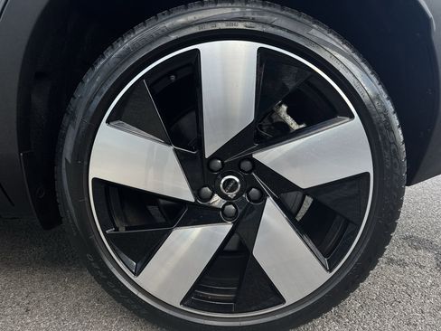 Used 2023 Volvo C40 P8 Recharge Ultimate image 33