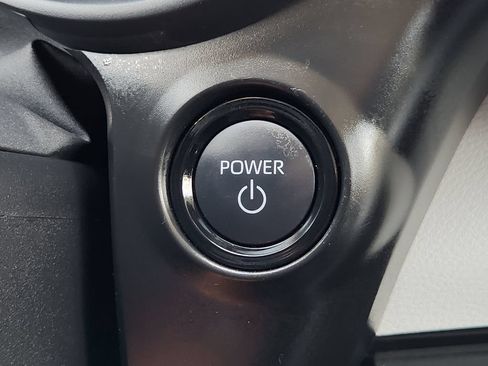 Used 2026 Toyota Sienna XLE FWD image 23
