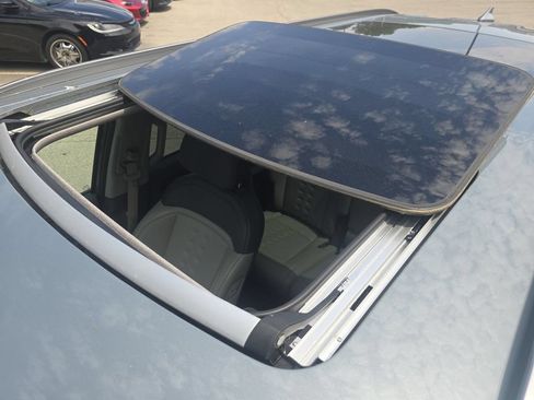 Used 2024 Kia EV9 Wind AWD/4WD image 3