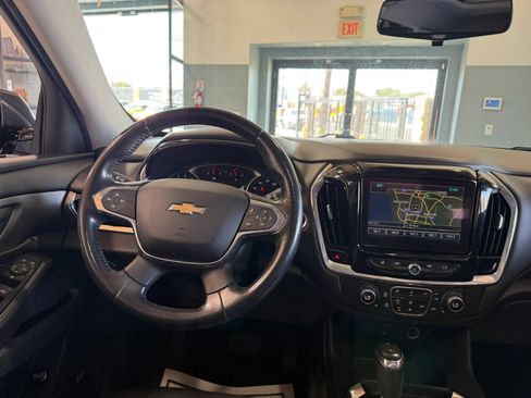 Used 2018 Chevrolet Traverse LT FWD image 17