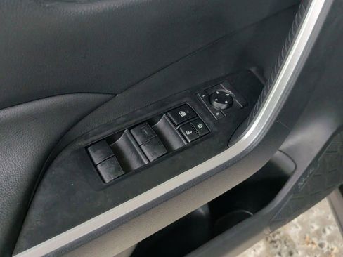 Used 2024 Toyota RAV4 LE FWD image 7