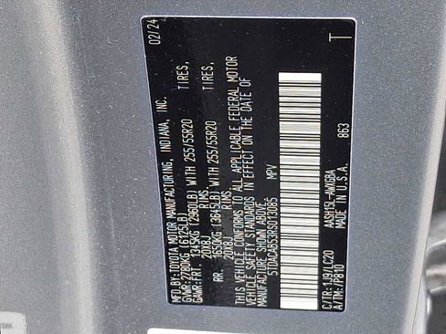 Used 2024 Toyota Grand Highlander Limited image 32