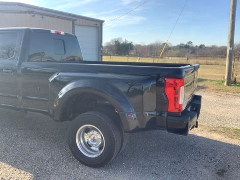 Used 2017 Ford F350 Lariat w/ Lariat Ultimate Package image 6