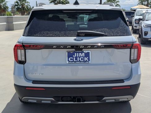 New 2026 Ford Explorer Active RWD image 3
