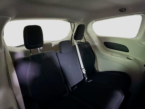 Used 2023 Chrysler Voyager LX FWD image 28
