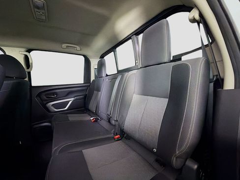 Used 2021 Nissan Titan SV w/ SV Convenience Package image 24