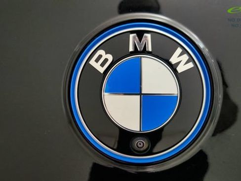 Used 2024 BMW iX xDrive50 w/ Sport Package AWD/4WD image 33