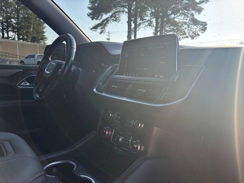 Used 2021 GMC Yukon AT4 w/ AT4 Premium Plus Package AWD/4WD image 16