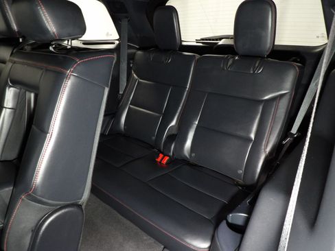 Used 2025 Ford Explorer ST-Line w/ ST-Line Street Pack AWD/4WD image 19