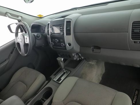 Used 2013 Nissan Frontier SV w/ SV Value Truck Pkg image 25