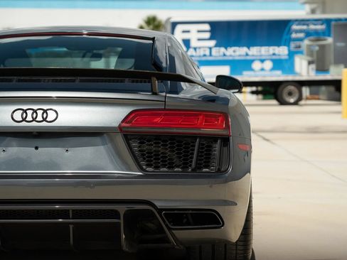 Used 2018 Audi R8 V10 RWD image 87
