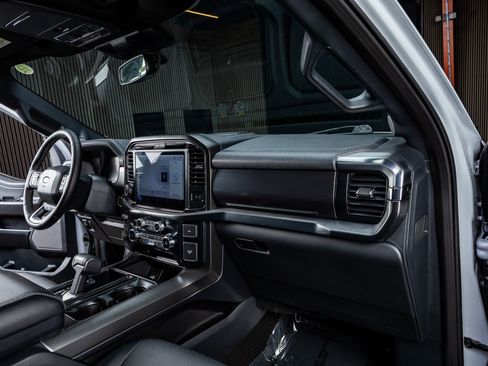 Used 2025 Ford F150 Lariat w/ Equipment Group 501A Mid image 18