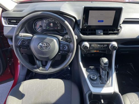 Used 2025 Toyota RAV4 XLE image 17