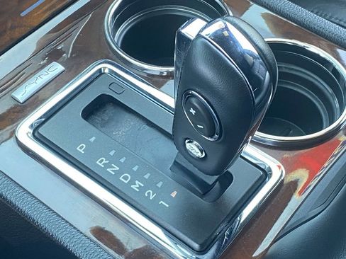 Used 2016 Lincoln Navigator Select AWD/4WD image 31
