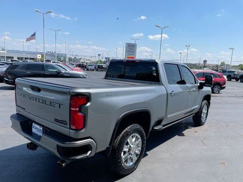 Used 2024 Chevrolet Silverado 2500 High Country w/ Technology Package image 5