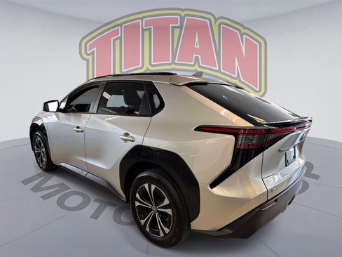 Certified 2025 Toyota bZ4X FWD image 3