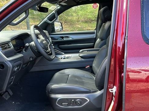 New 2026 Jeep Grand Wagoneer 4WD image 9