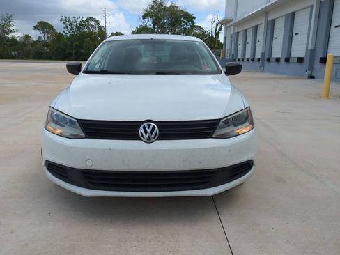 Used 2014 Volkswagen Jetta S FWD image 2