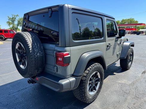 Used 2018 Jeep Wrangler Sport AWD/4WD image 7