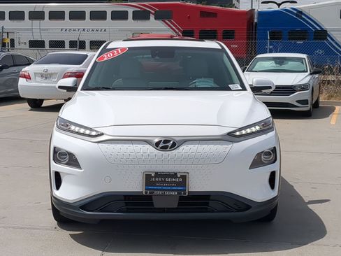 Used 2021 Hyundai Kona Ultimate w/ Cargo Package FWD image 9