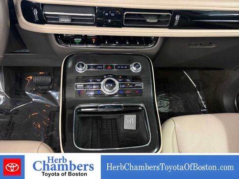 Used 2021 Lincoln Nautilus Reserve AWD/4WD image 17