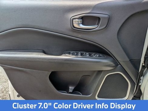 Used 2019 Jeep Compass Latitude FWD image 32