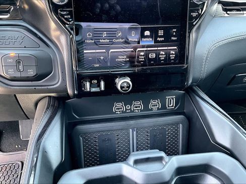 New 2026 RAM 2500 Limited AWD/4WD image 18