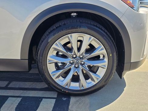 New 2026 MAZDA CX-90 Plug-In Hybrid w/ Preferred image 8