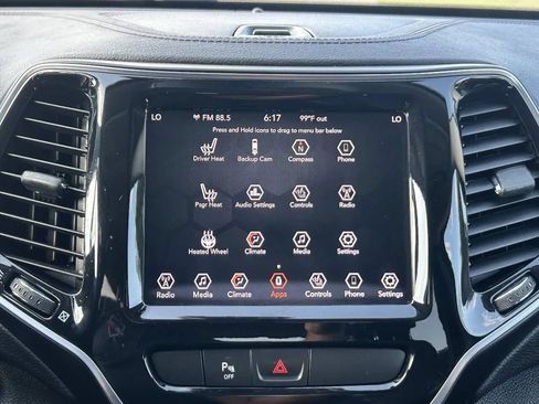 Used 2019 Jeep Cherokee Limited FWD image 23