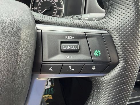 Used 2025 Mitsubishi Outlander SE FWD image 11