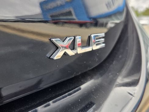 Used 2022 Toyota Highlander XLE FWD image 9
