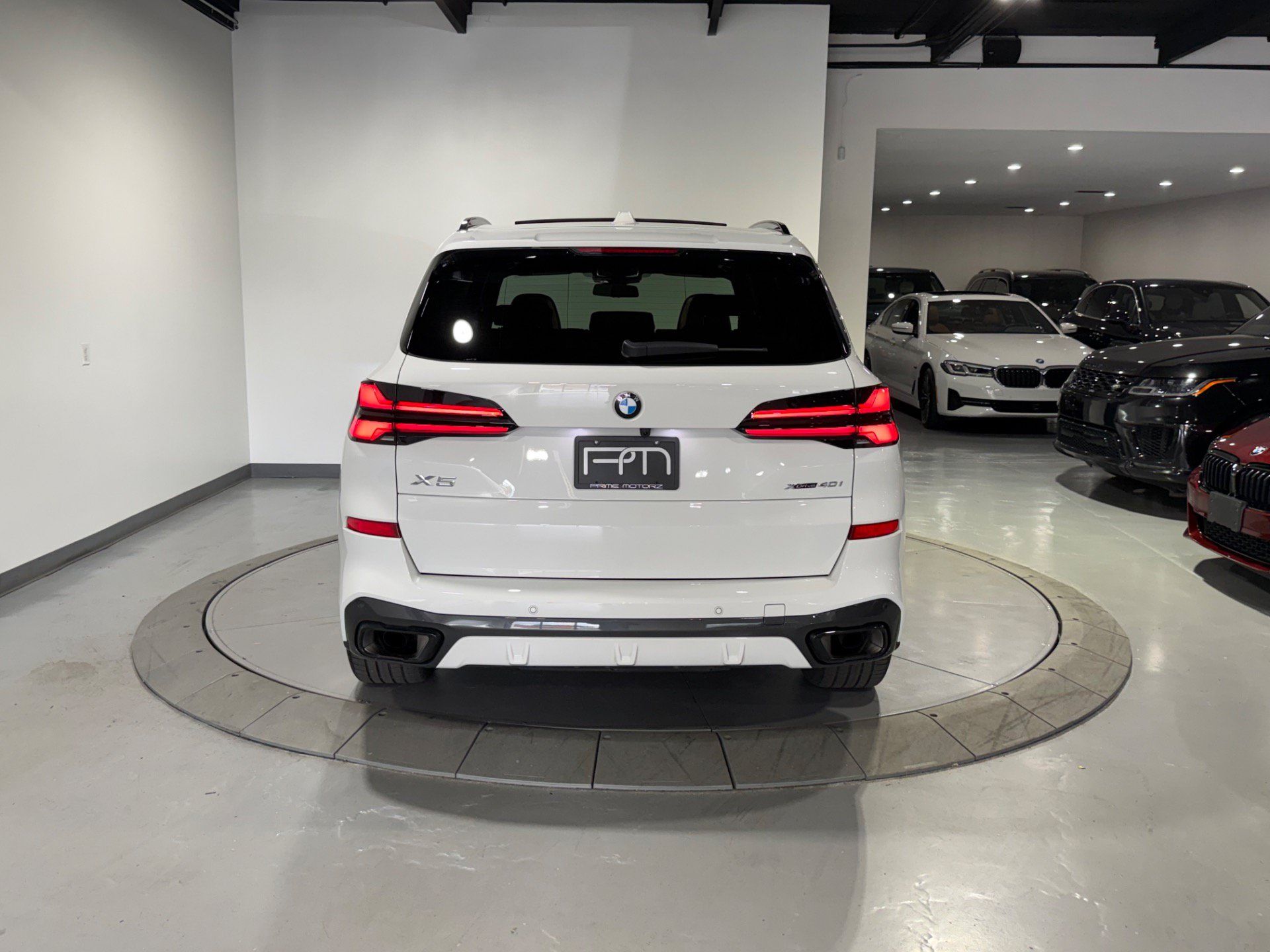 Used 2026 BMW X5 xDrive40i w/ M Sport Package AWD/4WD image 16