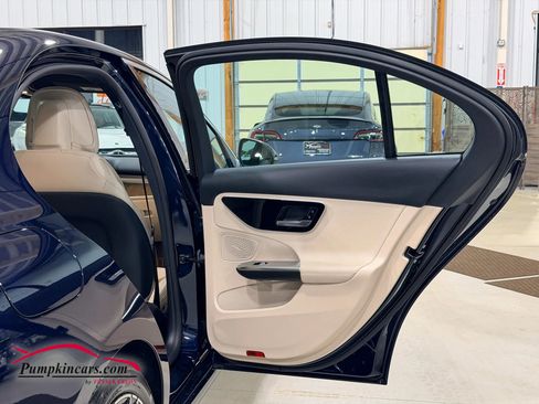 Used 2022 Mercedes-Benz C 300 4MATIC Sedan image 22