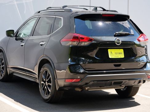 Used 2018 Nissan Rogue SV FWD image 43