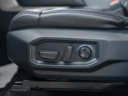 Used 2022 Toyota Tundra Limited image 42