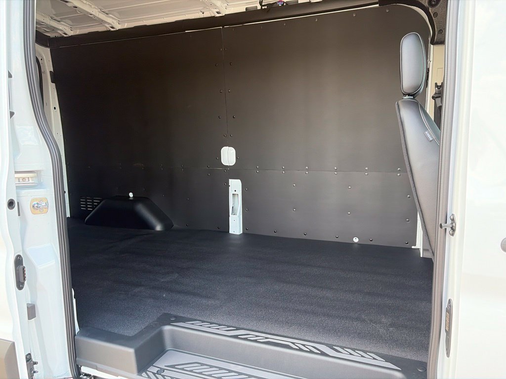 New 2026 Ford Transit 250 148 Medium Roof w/ Load Area Protection Package RWD image 7