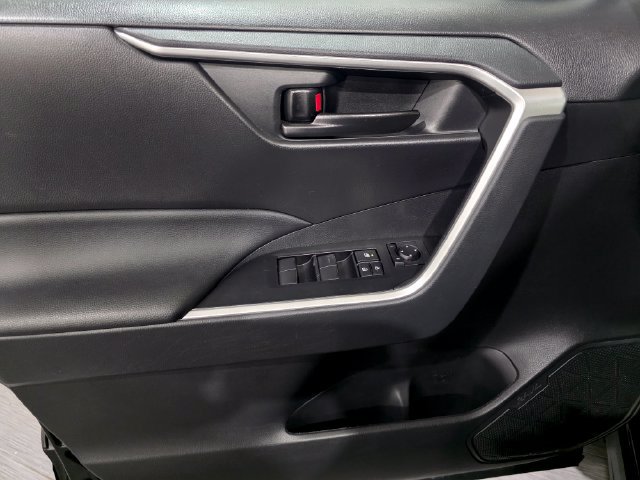 Used 2023 Toyota RAV4 LE AWD/4WD image 10