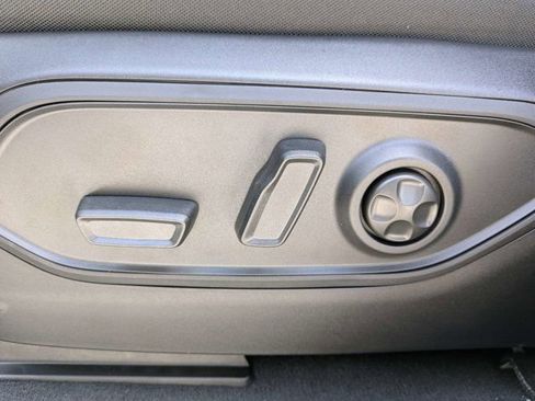 New 2026 Jeep Grand Cherokee L 2WD image 21