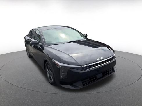 Used 2025 Kia K4 LXS image 2